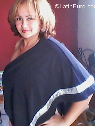 Date this lovely Venezuela girl Aida from Maracaibo VE3703