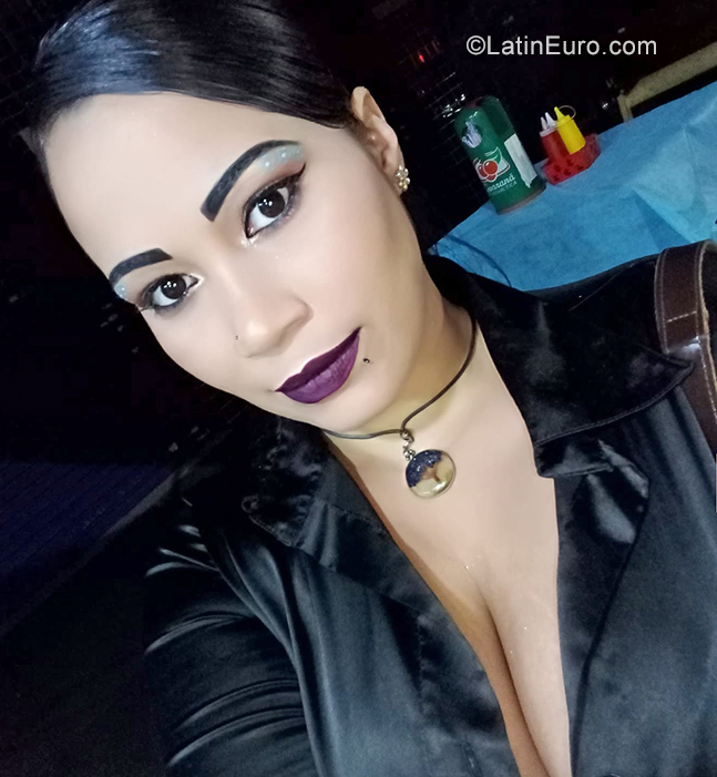 Date this charming Brazil girl Angela from Curitba BR11313