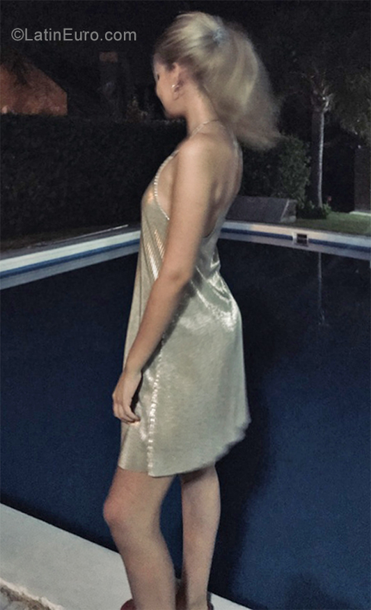 Date this passionate Argentina girl Martina from Buenos Aires AR676