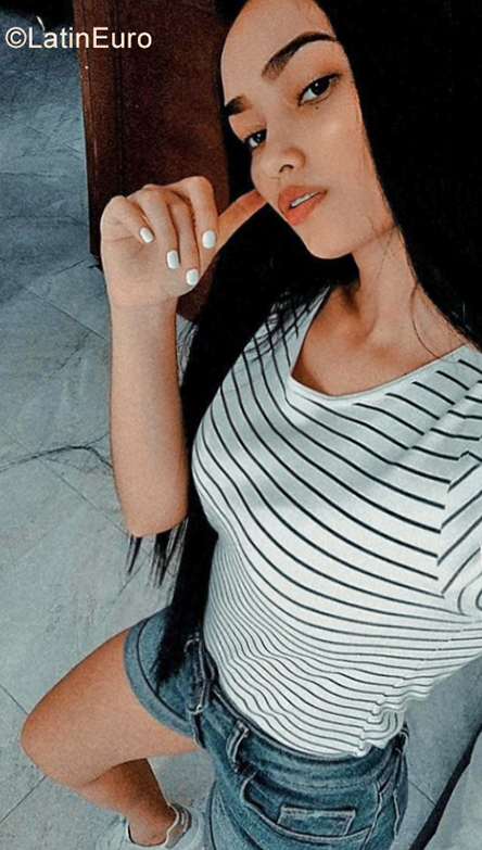 Date this funny Cuba girl Hgijbv from Havama CO29702