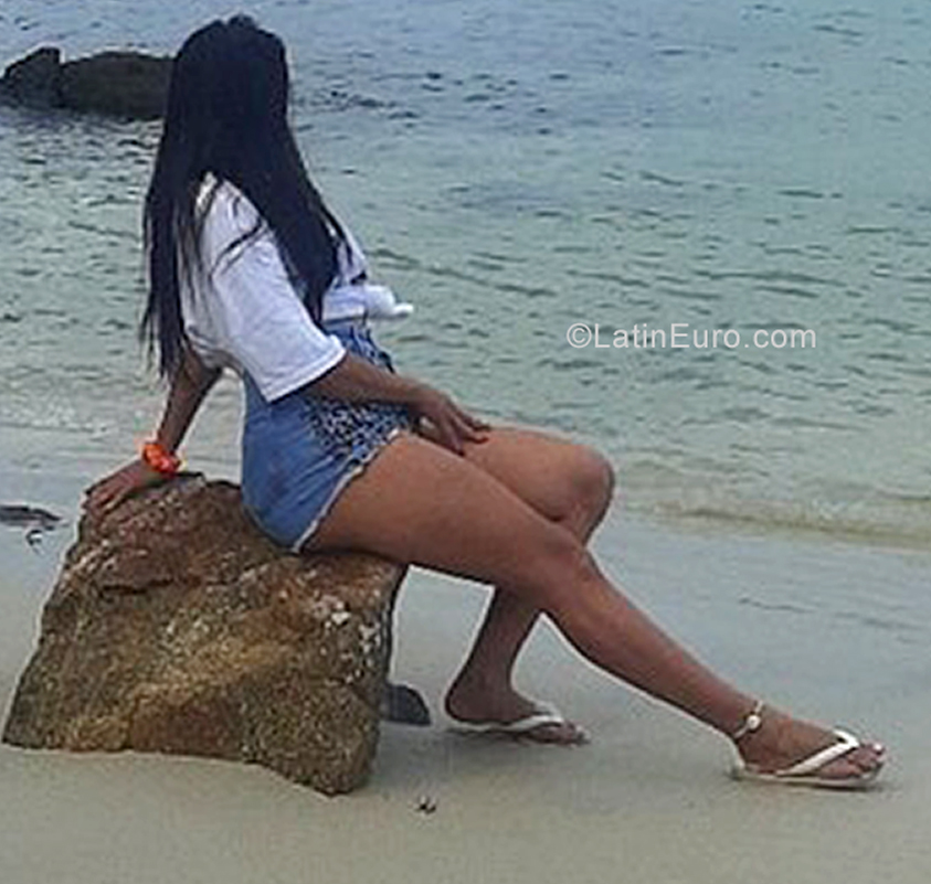 Date this sultry Brazil girl Rakel from Itajaí BR11350
