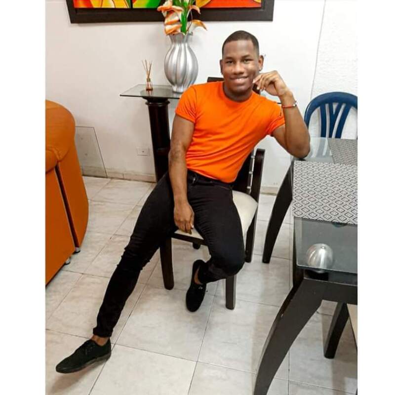 Date this tall Colombia man Andrs Mauricio from Cali CO29823