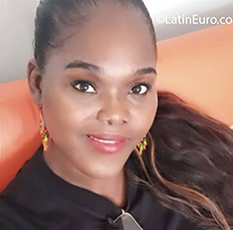 Date this good-looking Colombia girl Alexa from Medellin CO32727