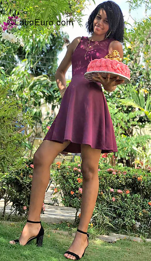 Date this pretty Dominican Republic girl Alaisha from Dajabon DO39657