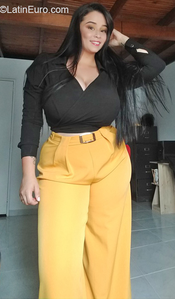 Date this foxy Colombia girl Alejandra from Medellin CO33405