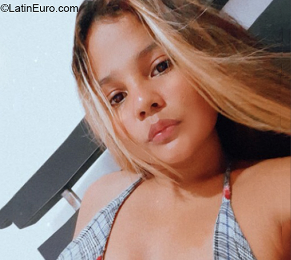 Date this beautiful Colombia girl Brenda from Cartagena CO29985