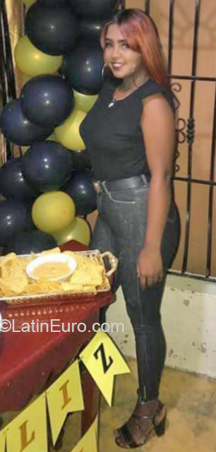 Date this happy Dominican Republic girl Yaineri from Santo Domingo DO39731