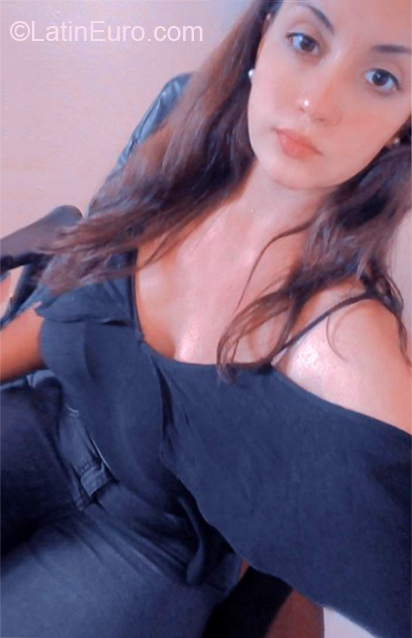 Date this georgeous Argentina girl Agustina from Buenos Aires AR737