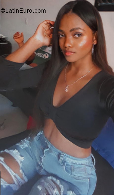 Date this exotic Colombia girl Ailana from Cali CO30112
