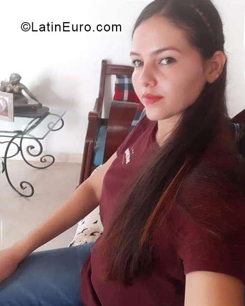 Date this hard body Colombia girl Keyssy from Bogota CO30192