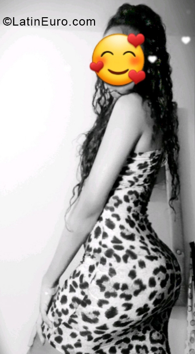 Date this voluptuous Colombia girl Dariana from Cali CO30195