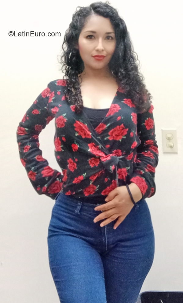 Date this voluptuous Mexico girl Aengi from Monclova MX2406