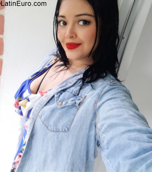 Date this hot Colombia girl Dannie from Cali CO30345