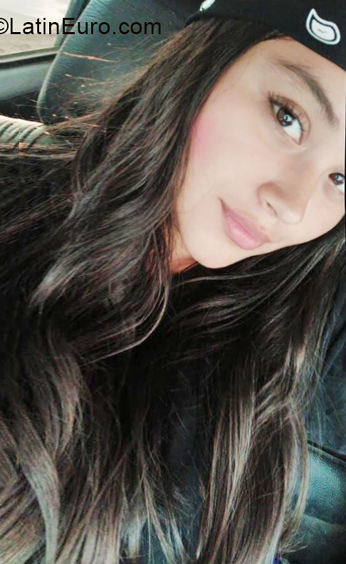 Date this fun Peru girl Karen from Lima PE1897