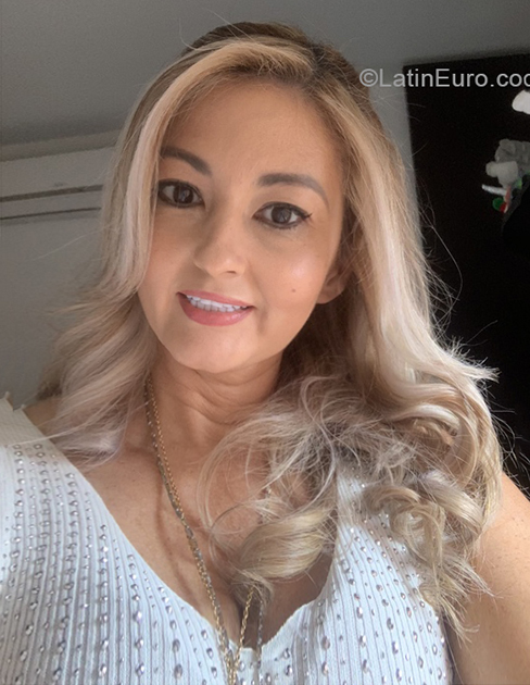 Date this sensual Colombia girl Maria del pilar from Cali CO30473