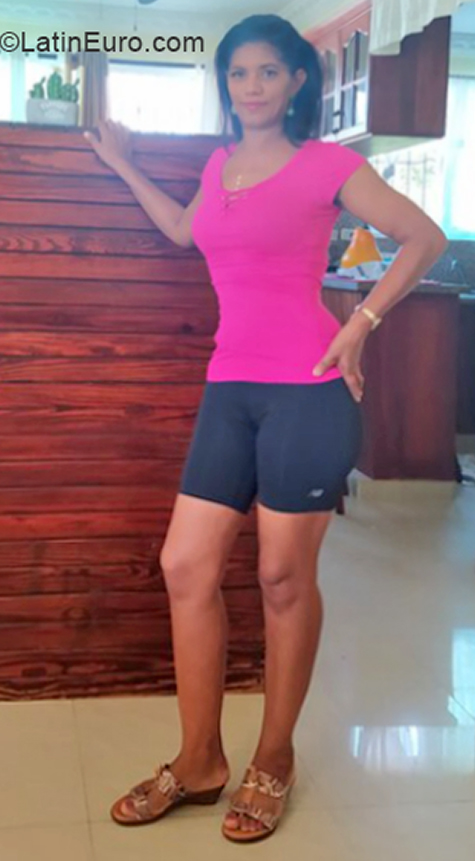 Date this cute Dominican Republic girl Gladys from Santiago De Los Caballeros DO39971