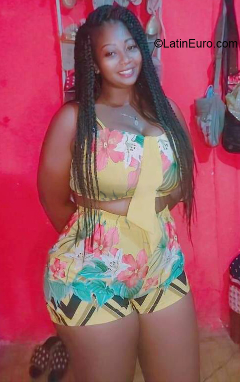 Date this good-looking Ecuador girl Maryuri maria from Esmeraldas EC907