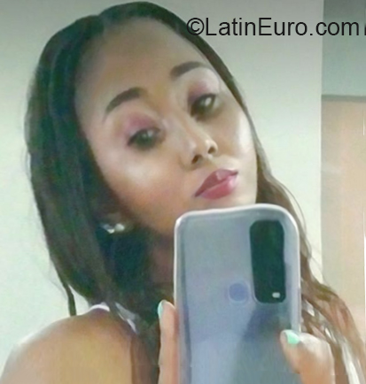 Date this stunning Colombia girl Blanca from Pereira CO30521