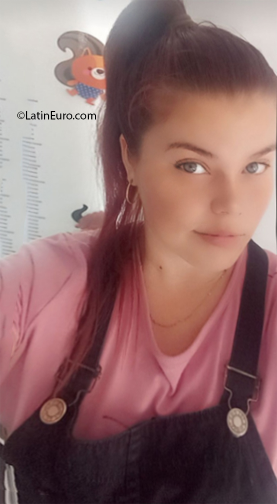 Date this exotic Colombia girl Meral from Cucuta CO30660