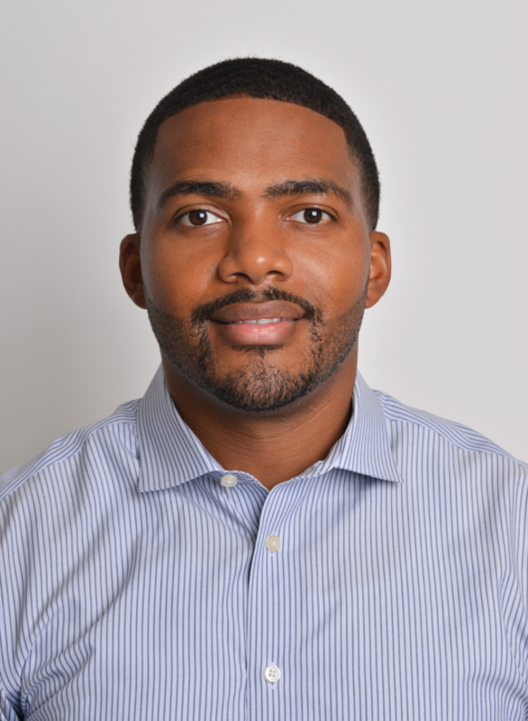 Date this young United States man Sam from Providence US21357