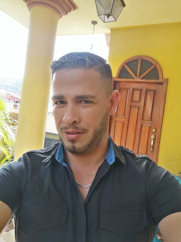Date this funny Honduras man Waily mairena from Tegucigalpa HN2929