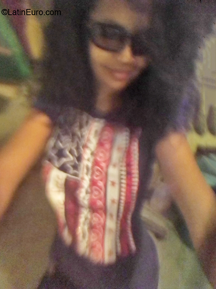 Date this attractive Dominican Republic girl Karina from La Romana DO40087