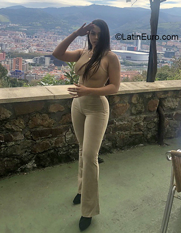 Date this athletic Colombia girl Angie from Medellin CO30677