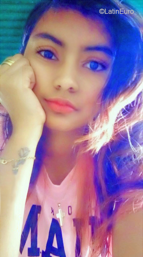 Date this delightful Venezuela girl Alejandra from Valencia VE4025
