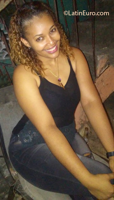Date this fun Dominican Republic girl Ana Lucia from Santo Domingo DO40582