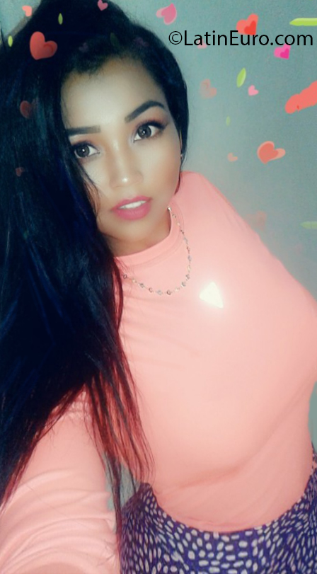 Date this hot Colombia girl Graciela from Cali CO30717