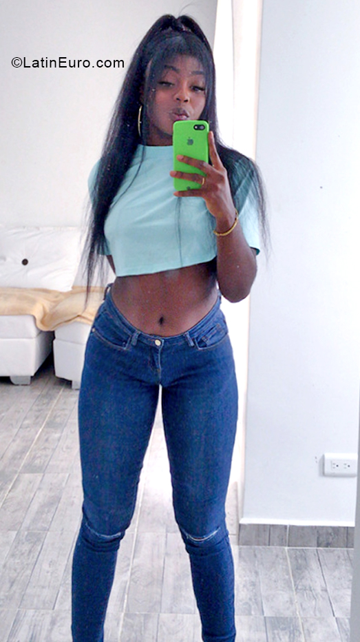 Date this tall Colombia girl Yoselin from Cali CO30719
