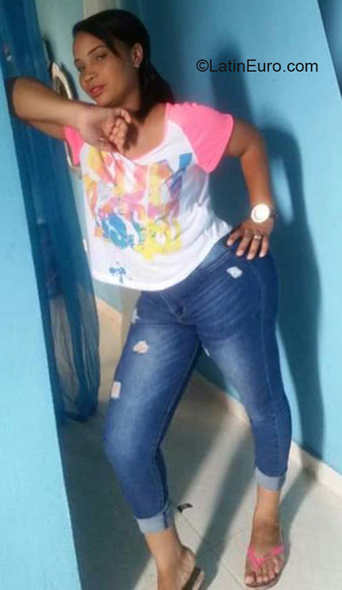 Date this tall Dominican Republic girl Clarisa from Santiago DO40150