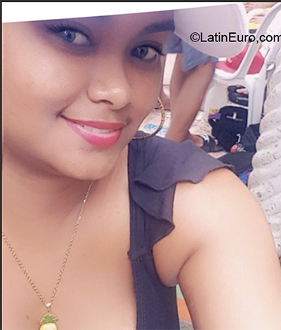 Date this tall Dominican Republic girl Vanessa from Santo Domingo DO40159