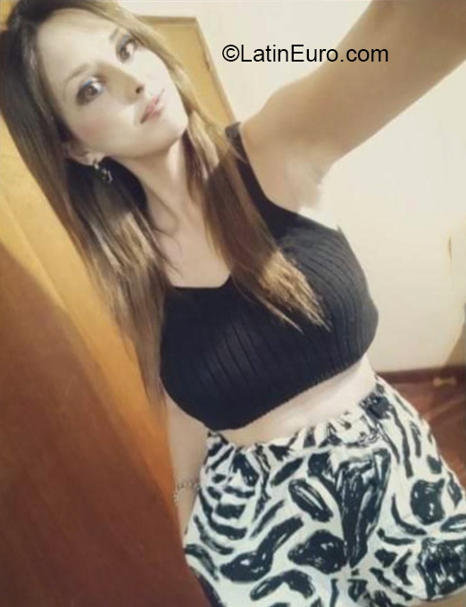 Date this gorgeous Argentina girl Agustina from Tucuman AR816