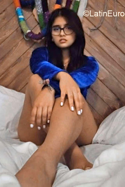 Date this gorgeous Peru girl Valeria from Lima PE1920
