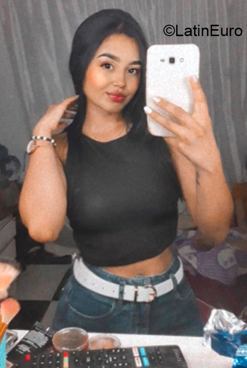 Date this gorgeous Colombia girl Doriana from Medellín CO30749