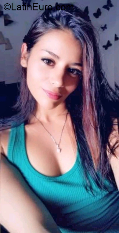 Date this charming Costa Rica girl Andrea from San Jose CR481