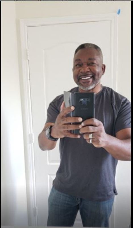 Date this fun United States man Den from Honolulu US21441