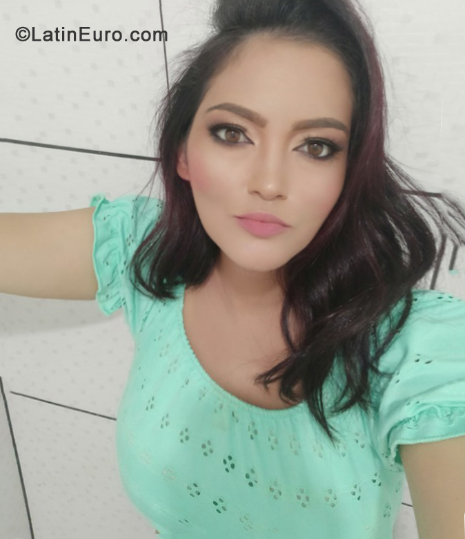 Date this pretty Brazil girl Tatiane from Belo Horizonte BR11491