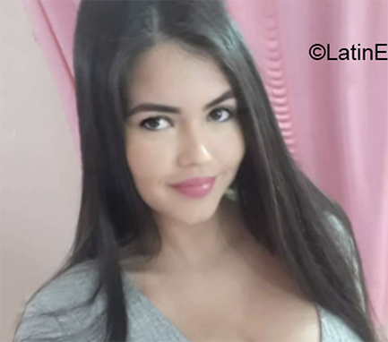 Date this passionate Cuba girl Danilka from Holguin CU840