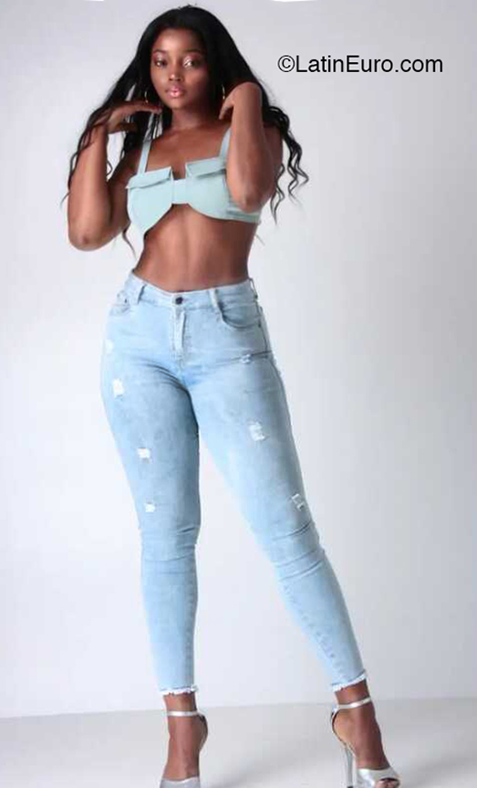 Date this funny Colombia girl Alexandra from Cali CO30958