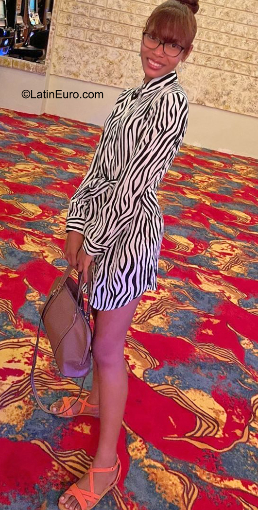 Date this exotic Dominican Republic girl Yafreisy from Santo Domingo DO40304