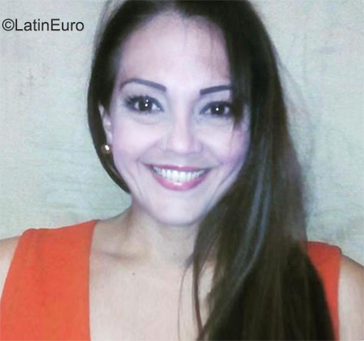 Date this tall Venezuela girl Rina from Maracaibo VE4102