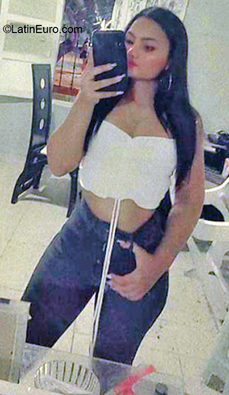 Date this exotic Colombia girl Milagros from Barranquilla CO31037
