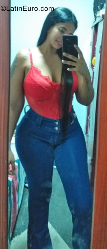 Date this passionate Colombia girl Angelica from Cali CO31064