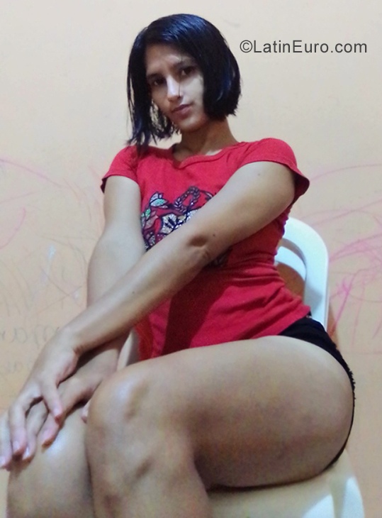 Date this voluptuous Peru girl Glennis Liset from Pucallpa PE1943