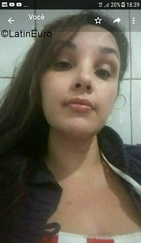 Date this athletic Brazil girl Stella from Sao Paulo BR11547