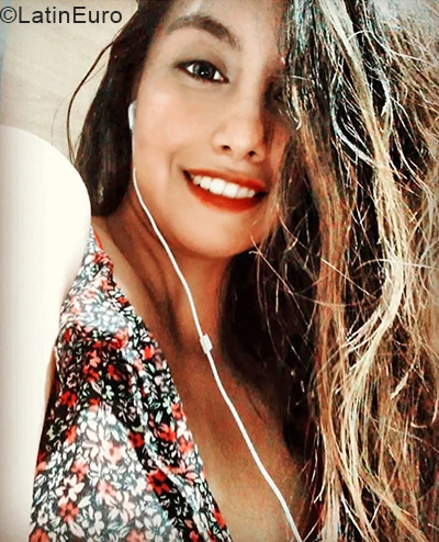 Date this good-looking Peru girl Linda from Lima PE1971