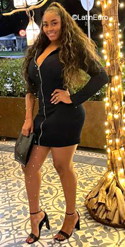 Date this sultry Colombia girl Isabela from Cali CO31142