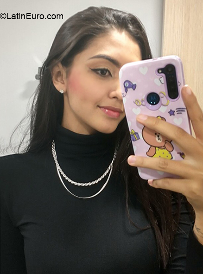 Date this happy Colombia girl Vanessa from Medellín CO31144